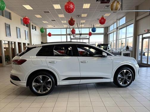 2024 Audi Q4 e-tron Premium Plus 55 quattro