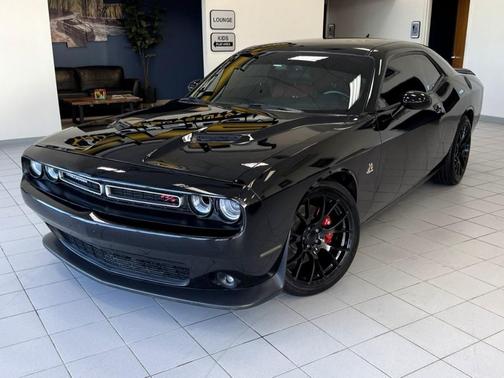 Pitch Black Clearcoat 2016 Dodge Challenger R/T Scat Pack