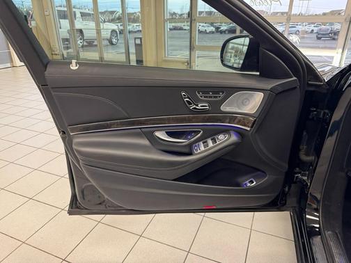 Obsidian Black Metallic 2017 Mercedes-Benz S-Class S 550 4MATIC