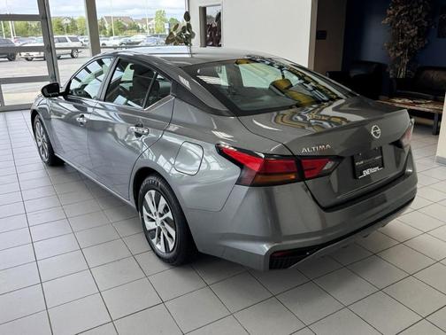 Gun Metallic 2022 Nissan Altima 2.5 S