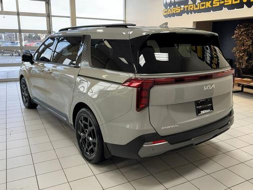 2025 Kia Carnival SX