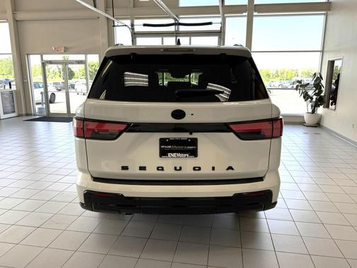 Ice 2024 Toyota Sequoia Platinum