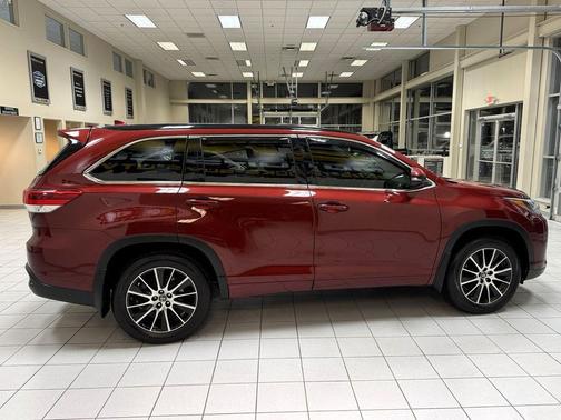 2018 Toyota Highlander SE