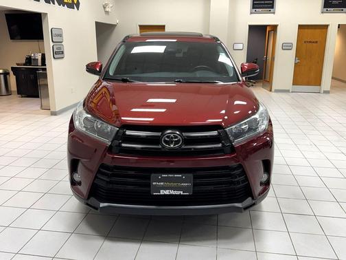 2018 Toyota Highlander SE