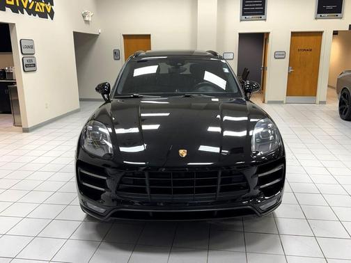 2017 Porsche Macan Turbo