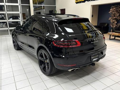 2017 Porsche Macan Turbo