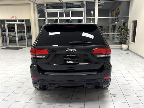Brilliant Black Crystal Pearlcoat 2014 Jeep Grand Cherokee SRT8
