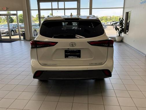 Blizzard Pearl 2021 Toyota Highlander Limited