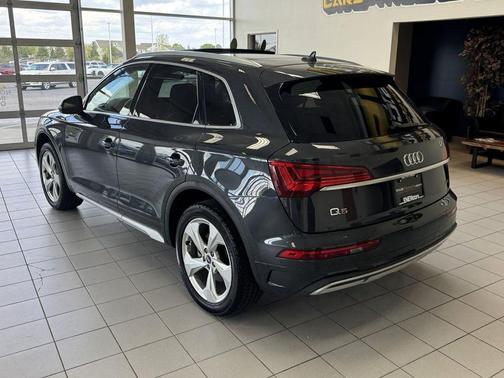 Manhattan Gray Metallic 2021 Audi Q5 Premium Plus