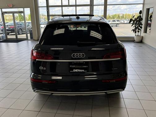 Manhattan Gray Metallic 2021 Audi Q5 Premium Plus
