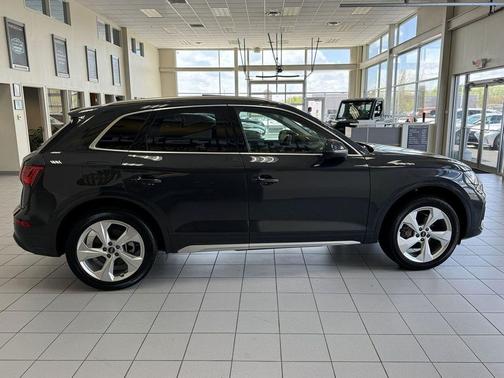 Manhattan Gray Metallic 2021 Audi Q5 Premium Plus