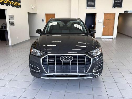 Manhattan Gray Metallic 2021 Audi Q5 Premium Plus