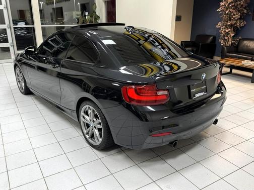Black Sapphire Metallic 2016 BMW M235 i xDrive