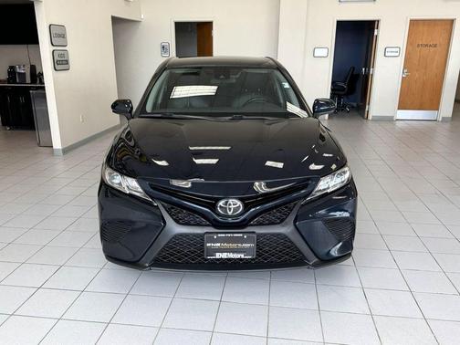 Galactic Aqua Mica 2019 Toyota Camry SE