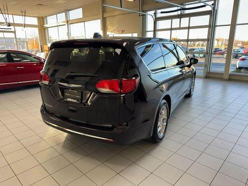 2019 Chrysler Pacifica Touring Plus