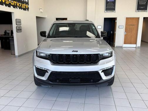 Silver Zynith 2023 Jeep Grand Cherokee Limited