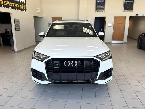 Glacier White Metallic 2022 Audi Q7 55 Premium Plus