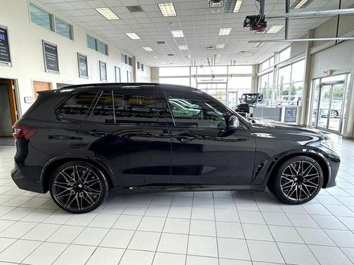 Black Sapphire Metallic 2021 BMW X5 M Base