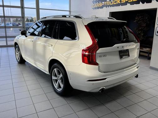 Ice White 2018 Volvo XC90 T5 Momentum