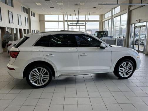 2018 Audi Q5 2.0T Premium Plus