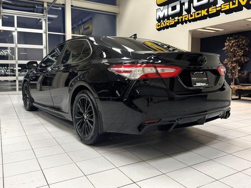 2020 Toyota Camry SE