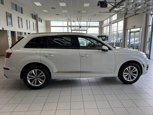 Carrara White 2018 Audi Q7 3.0T Premium Plus