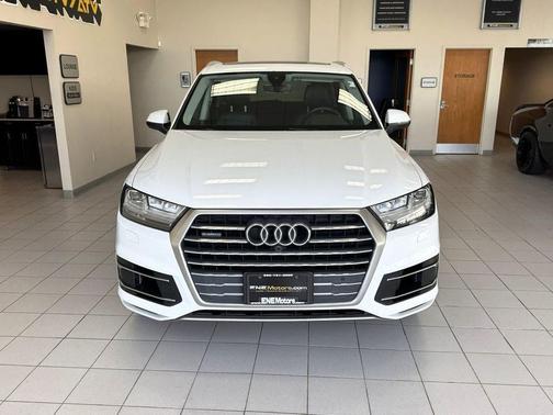 Carrara White 2018 Audi Q7 3.0T Premium Plus