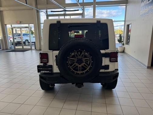 Bright White Clearcoat 2018 Jeep Wrangler JK Unlimited Golden Eagle