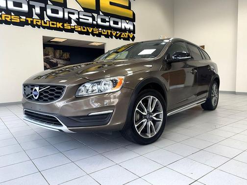 2018 Volvo V60 Cross Country T5