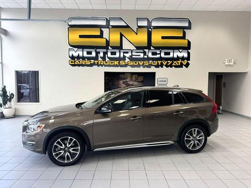 2018 Volvo V60 Cross Country T5