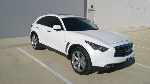 2014 INFINITI QX70 Base