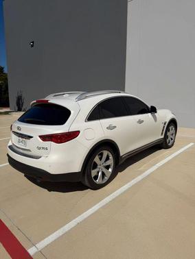 2014 INFINITI QX70 Base