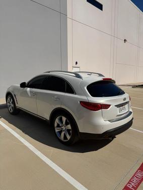 2014 INFINITI QX70 Base