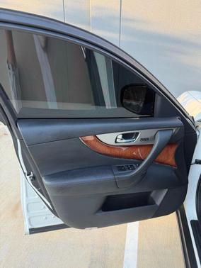 2014 INFINITI QX70 Base