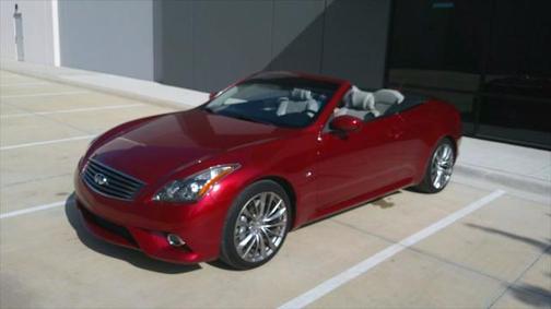 2014 INFINITI Q60 Base