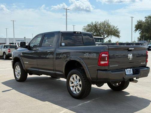 2022 RAM 2500 Laramie Crew Cab 4x4 6'4' Box