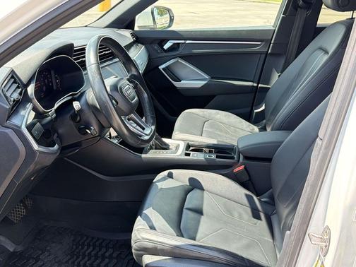 White 2021 Audi Q3 40 Premium