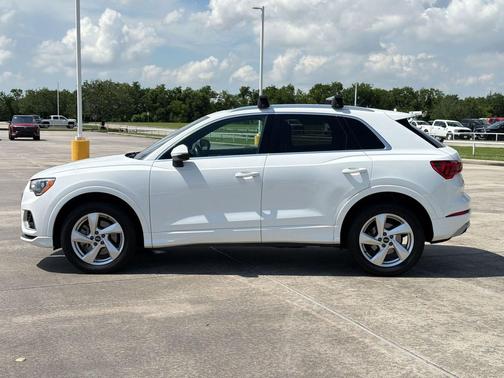 White 2021 Audi Q3 40 Premium