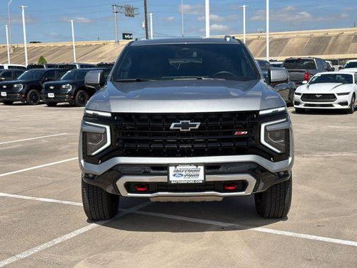 2025 Chevrolet Suburban 4WD Z71