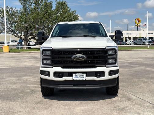 Star White Metallic Tri-Coat 2024 Ford F-250 Lariat