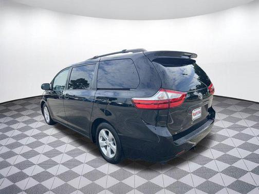 2015 Toyota Sienna LE