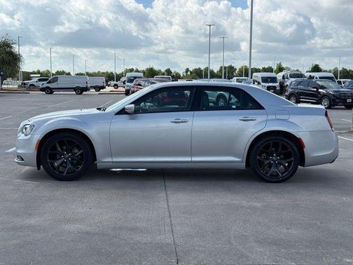 2022 Chrysler 300 S