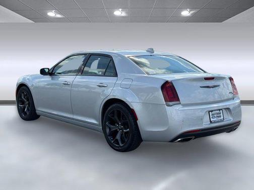 2022 Chrysler 300 S