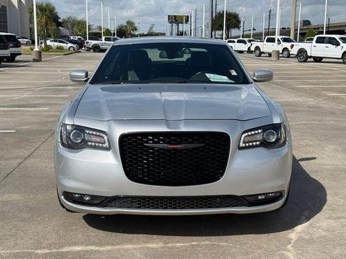 2022 Chrysler 300 S