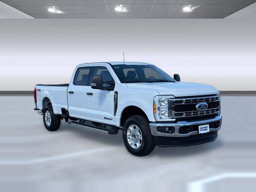 Oxford White 2025 Ford F-250 XL