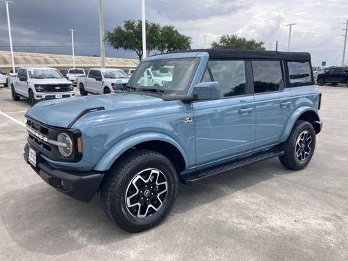 2022 Ford Bronco Outer Banks
