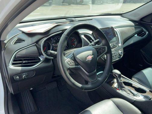 2023 Chevrolet Malibu FWD 2LT