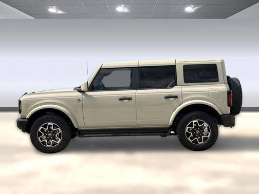 Desert Sand 2026 Ford Bronco Outer Banks