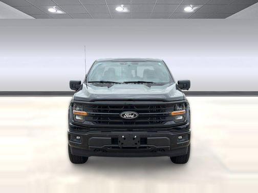 Agate Black Metallic 2026 Ford F-150 XLT