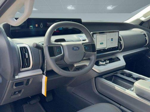 2025 Ford Expedition Max Active 4x2